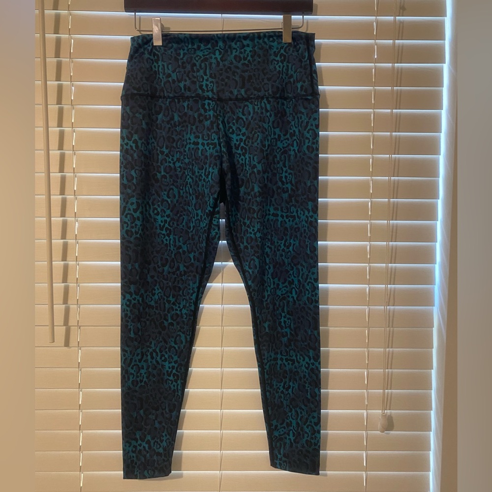 KiraGrace blue leopard print leggings size L